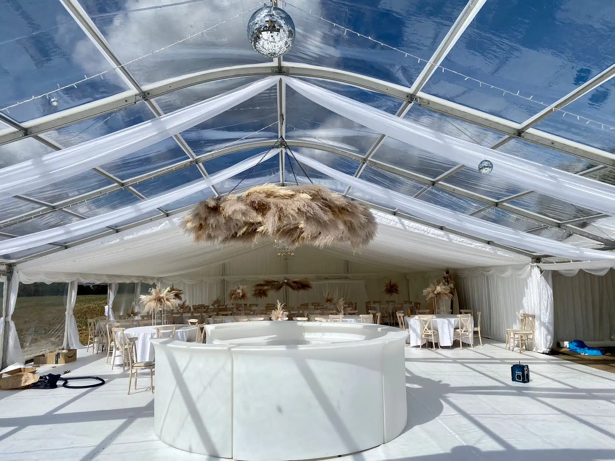 curve clear contemporary marquee