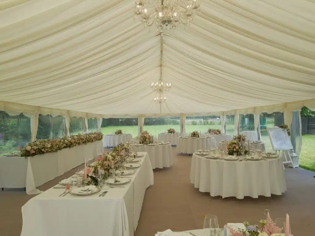 round vs rectangular tables